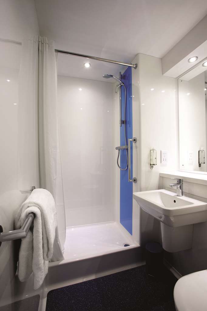 Travelodge Helensburgh Seafront Room photo